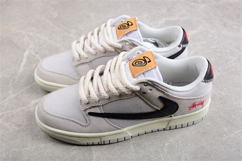 stussy x Nike sb dunk